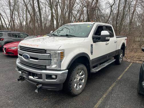 White Platinum Metallic Tri-Coat/Magnetic 2019 Ford F-250 LARIAT 4WD Crew Cab 6.75 Box