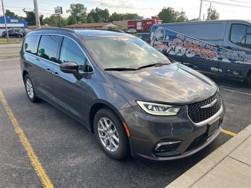 2022 Chrysler Pacifica Touring L