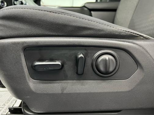 Summit White 2019 Chevrolet Silverado 1500 LT