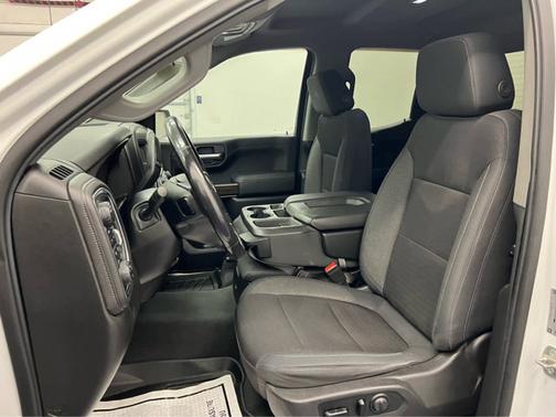 Summit White 2019 Chevrolet Silverado 1500 LT