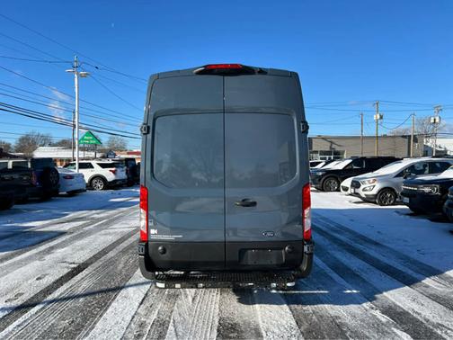 2021 Ford Transit-250 