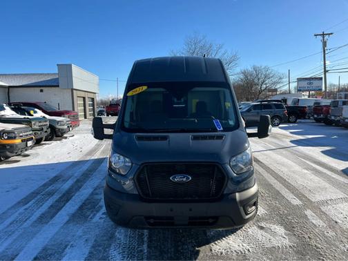 2021 Ford Transit-250 