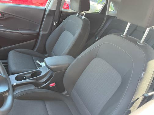 Cyber Silver 2023 Hyundai KONA SEL