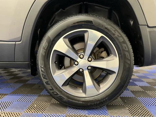 Granite Crystal Metallic Clearcoat 2020 Jeep Cherokee Limited