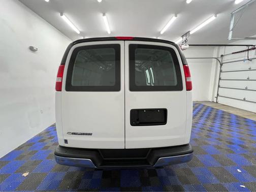 2024 Chevrolet Express 2500 