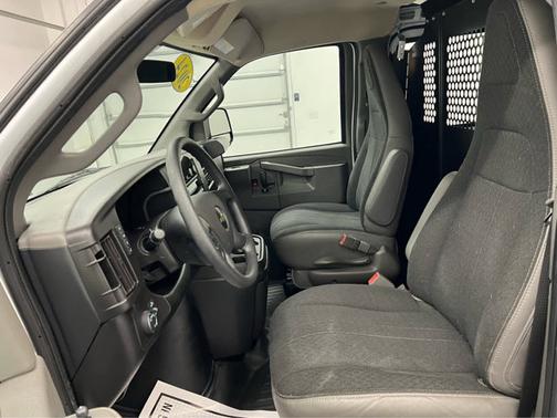 2024 Chevrolet Express 2500 