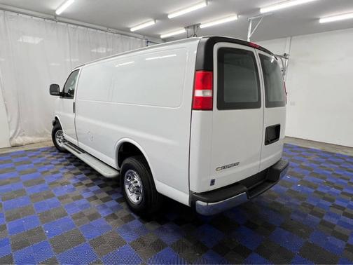 2024 Chevrolet Express 2500 