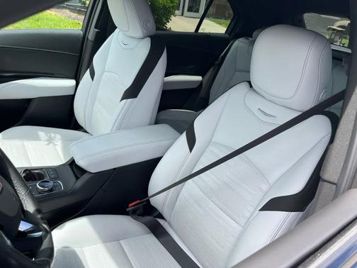 Stellar Black Metallic 2024 Cadillac XT4 AWD Sport