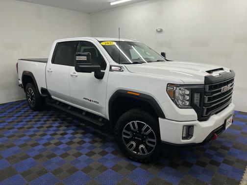 Summit White 2022 GMC Sierra 2500 AT4