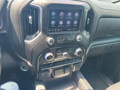 Summit White 2022 GMC Sierra 2500 AT4