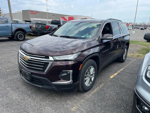 Black Cherry Metallic 2023 Chevrolet Traverse LT Cloth