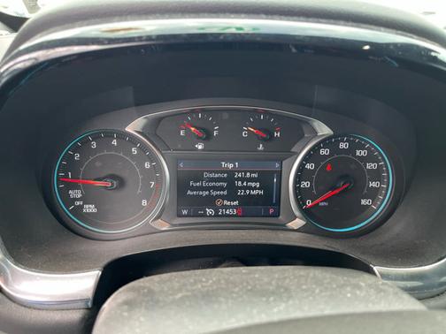 Black Cherry Metallic 2023 Chevrolet Traverse LT Cloth