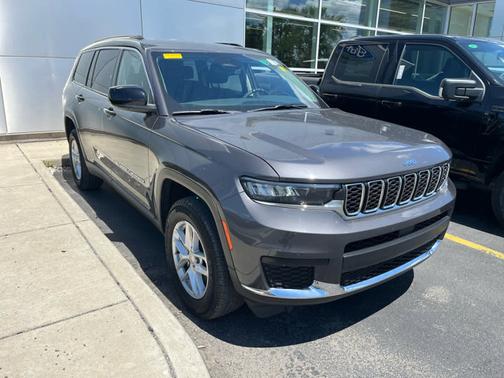 Baltic Gray Metallic Clearcoat 2023 Jeep Grand Cherokee L Laredo