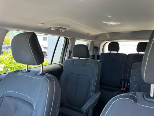 Baltic Gray Metallic Clearcoat 2023 Jeep Grand Cherokee L Laredo