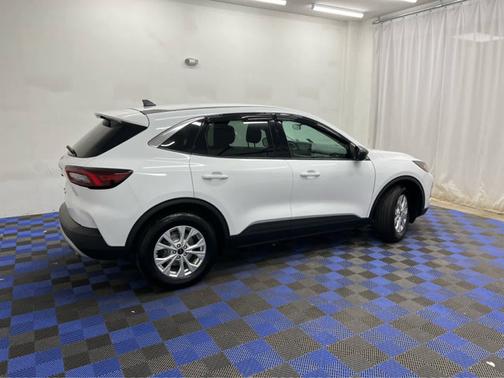 Oxford White 2024 Ford Escape Active