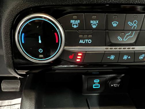 2022 Ford Escape SE Hybrid