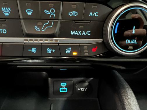 2022 Ford Escape SE Hybrid