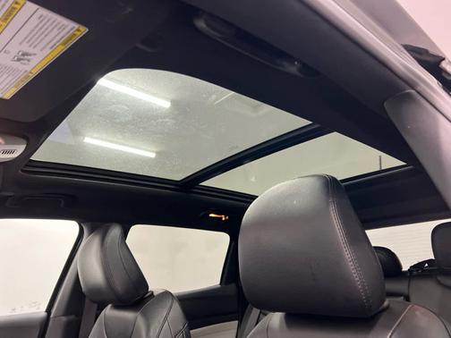 Diamond Black Crystal Pearlcoat 2023 Jeep Compass Limited