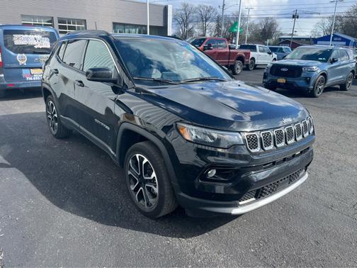 Diamond Black Crystal Pearlcoat 2023 Jeep Compass Limited