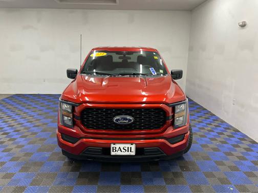 Hot Pepper Red Metallic Tinted Clearcoat 2023 Ford F-150 XL 4WD SuperCrew 5.5 Box
