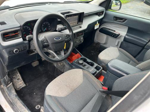 Oxford White 2024 Ford Maverick XLT