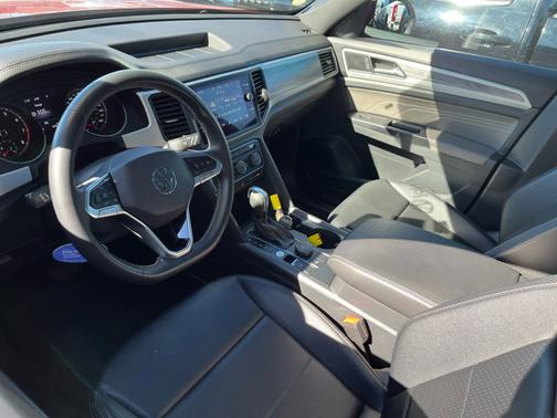 2021 Volkswagen Atlas Cross Sport 2.0T SE w/Technology