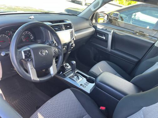 Midnight Black Metallic 2022 Toyota 4Runner SR5