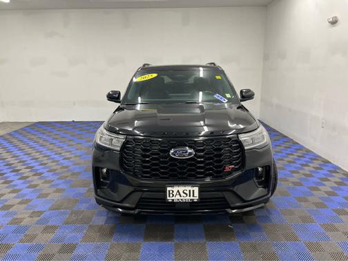 Agate Black Metallic 2025 Ford Explorer ST