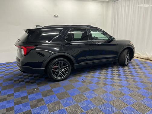 Agate Black Metallic 2025 Ford Explorer ST