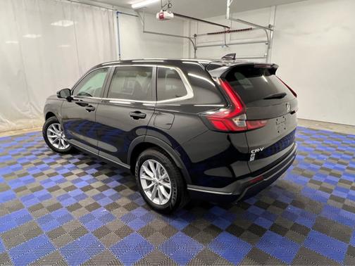 Crystal Black Pearl 2025 Honda CR-V EX
