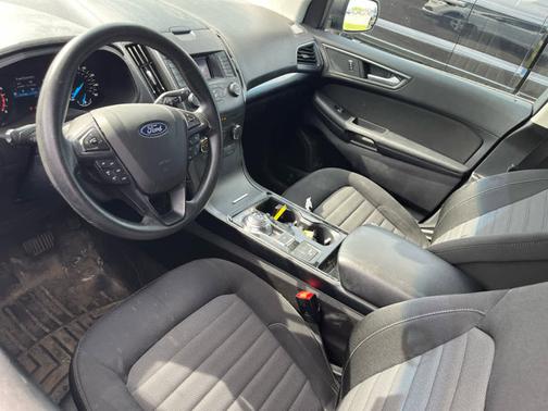 Oxford White 2019 Ford Edge SE