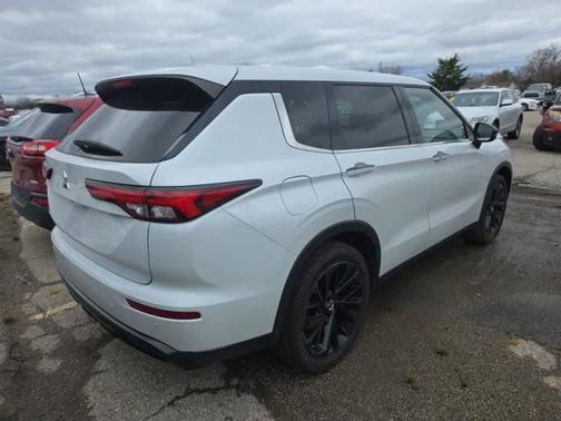 2022 Mitsubishi Outlander Black Edition