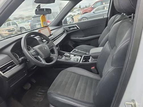 2022 Mitsubishi Outlander Black Edition