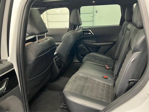 2022 Mitsubishi Outlander Black Edition