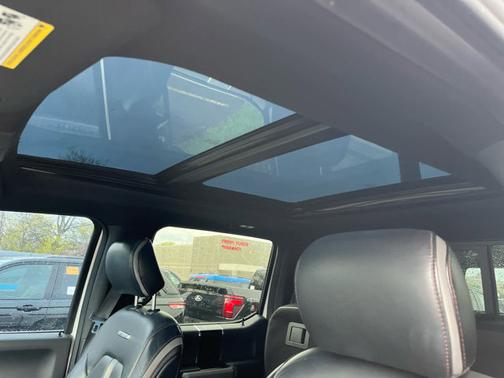 White Platinum Metallic Tri-Coat 2018 Ford F-150 Platinum 4WD SuperCrew 5.5 Box