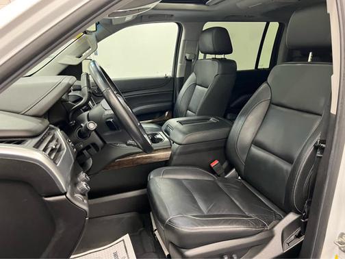 Summit White 2019 Chevrolet Suburban LT