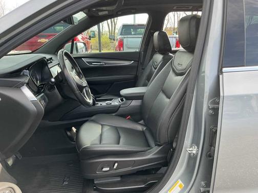 Argent Silver Metallic 2024 Cadillac XT6 AWD Luxury