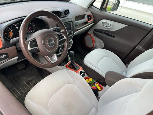 Mojave Sand 2016 Jeep Renegade Latitude