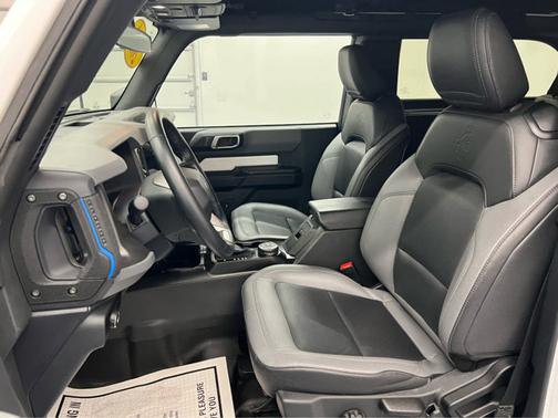 Oxford White 2024 Ford Bronco Black Diamond