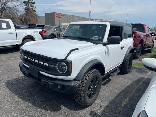Oxford White 2024 Ford Bronco Black Diamond