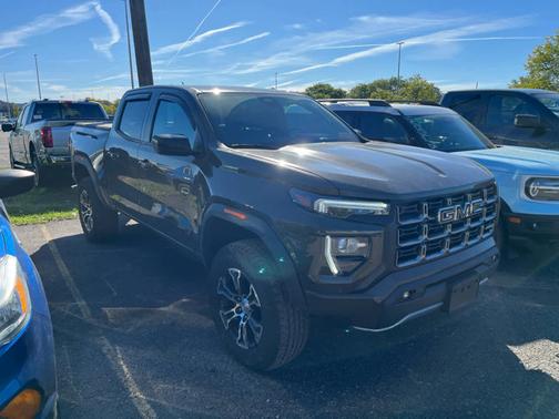 2024 GMC Canyon 4WD AT4