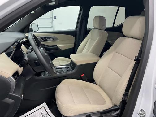 Summit White 2023 Chevrolet Traverse LS