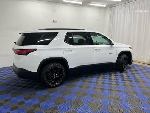 Summit White 2023 Chevrolet Traverse LS