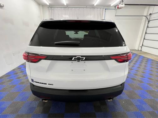 Summit White 2023 Chevrolet Traverse LS
