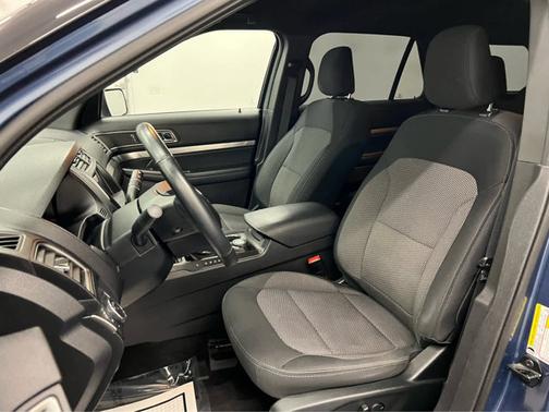 Blue Metallic 2019 Ford Explorer XLT