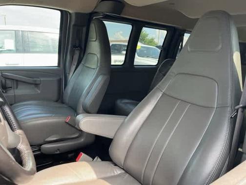 2022 Chevrolet Express 3500 LS