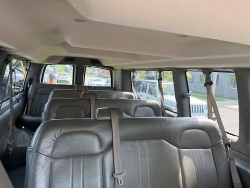 2022 Chevrolet Express 3500 LS
