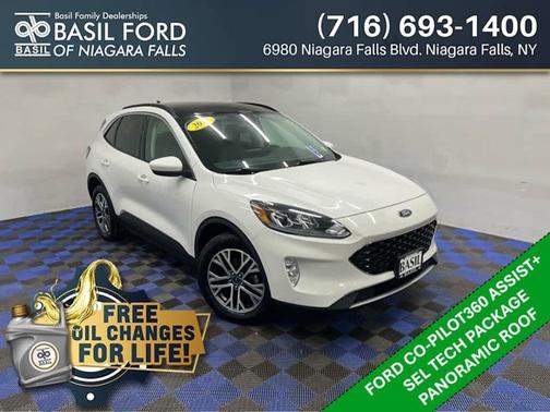 Star White Metallic Tri-Coat 2022 Ford Escape SEL