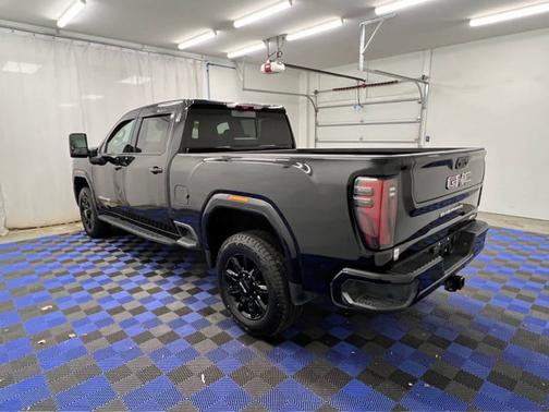 2024 GMC Sierra 2500 AT4