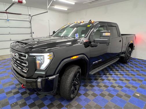 2024 GMC Sierra 2500 AT4